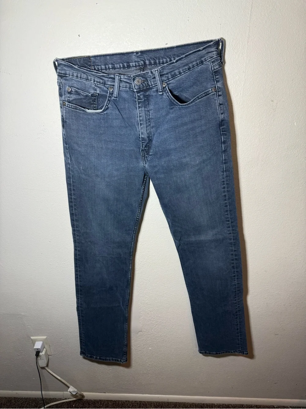 Levi's Slim Straight Jeans in Blue Wash